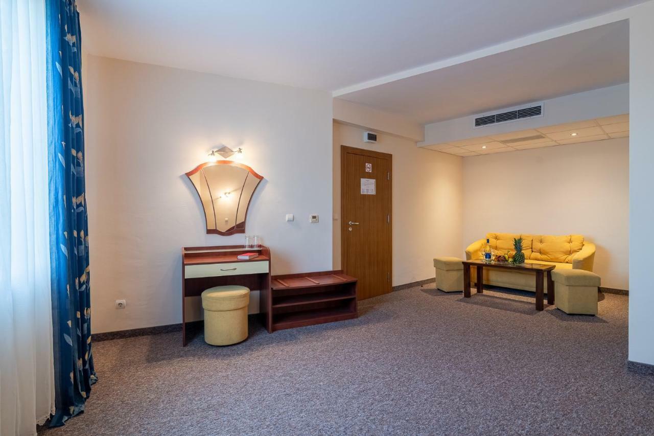 Adamo Hotel Varna Ngoại thất bức ảnh