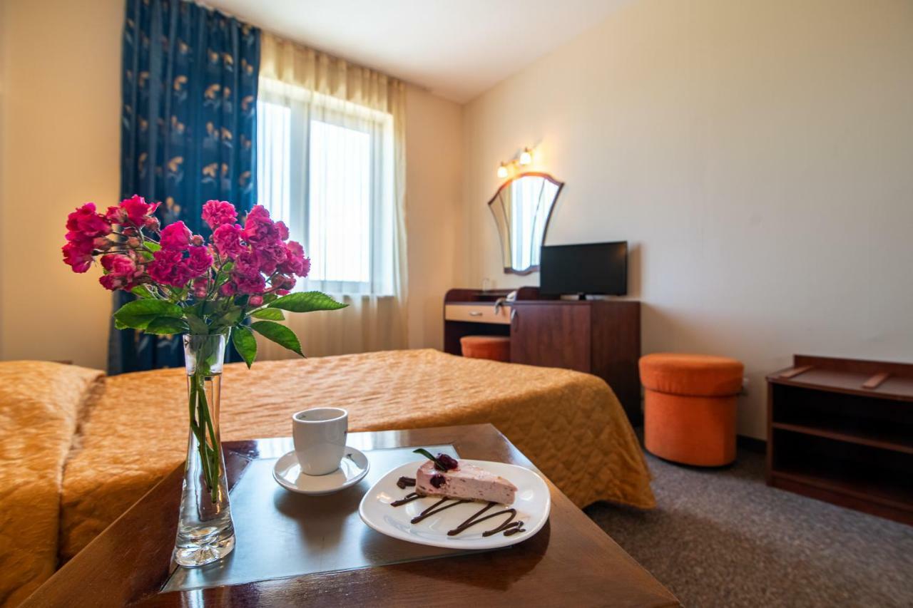 Adamo Hotel Varna Ngoại thất bức ảnh