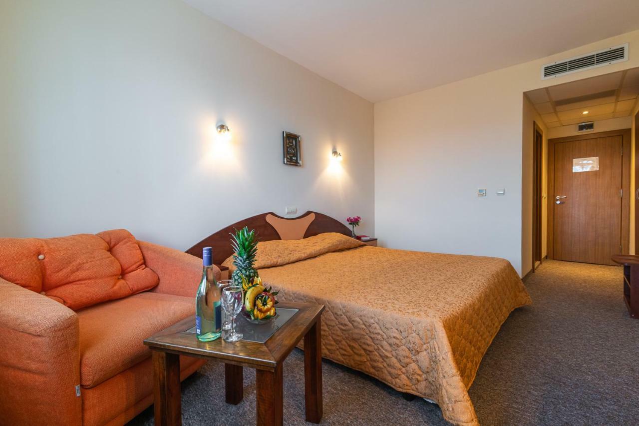 Adamo Hotel Varna Ngoại thất bức ảnh