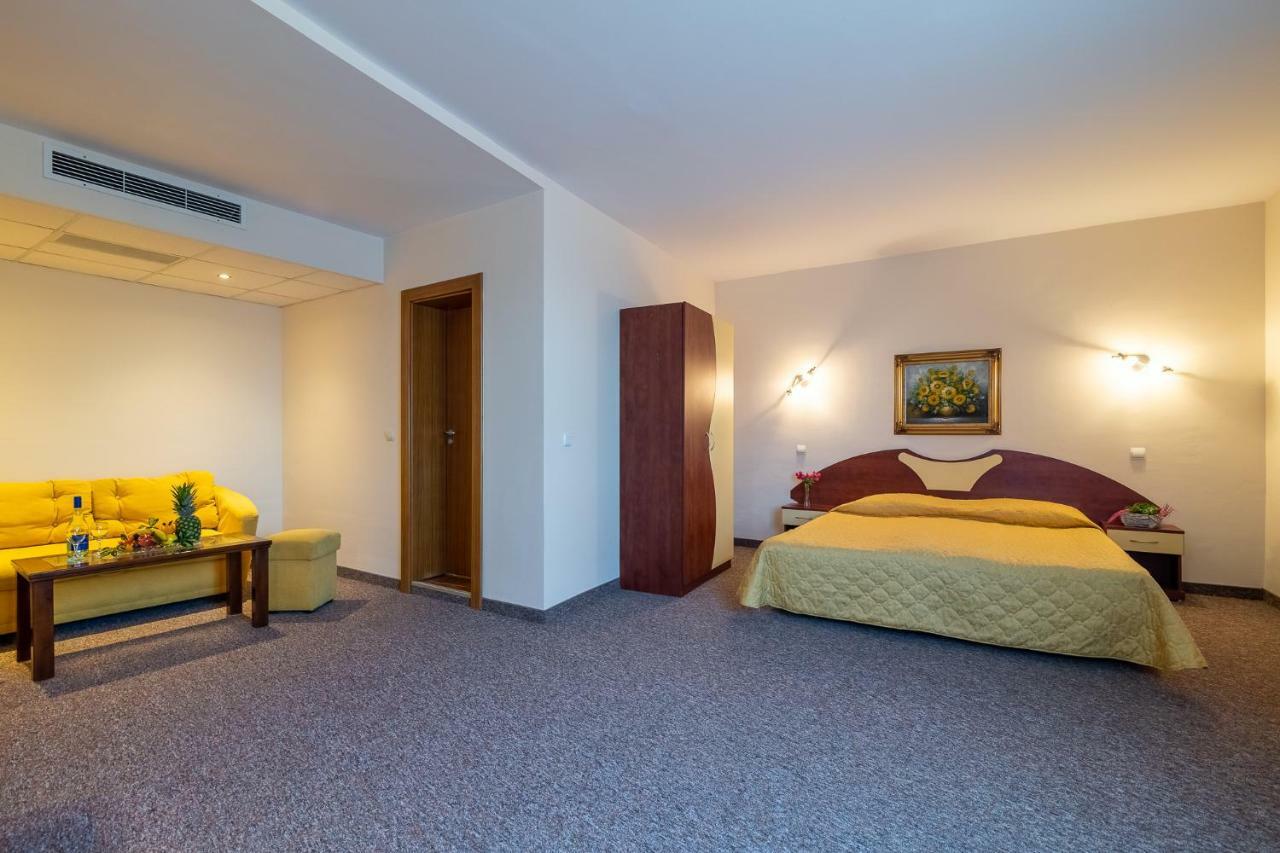 Adamo Hotel Varna Ngoại thất bức ảnh